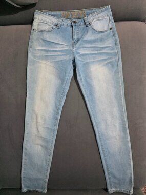 Light Wash V.I.P Jeans - Size 5/6